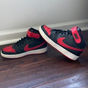 Boys Youth Nike Mid Court Shoes. Size 6Y.